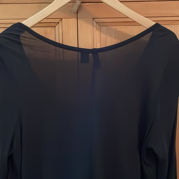 Cynthia Rowley black rayon/silk 3/4 sleeve lightweight deep scoop neck, size L - Picture 7 of 8